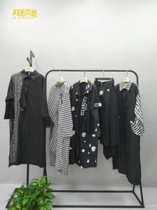 小伍家秋 廣州原創(chuàng)潮牌女裝走份批發(fā)加盟與服裝輔料制造的全鏈路賦能